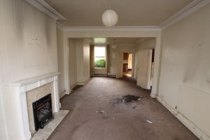 Lounge diner- click for photo gallery